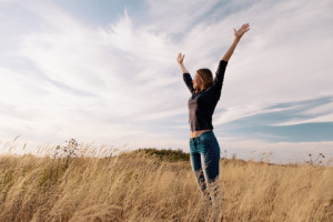 woman-enjoy-freedom-nature-sky-field-1630676-pxhere.com(1)